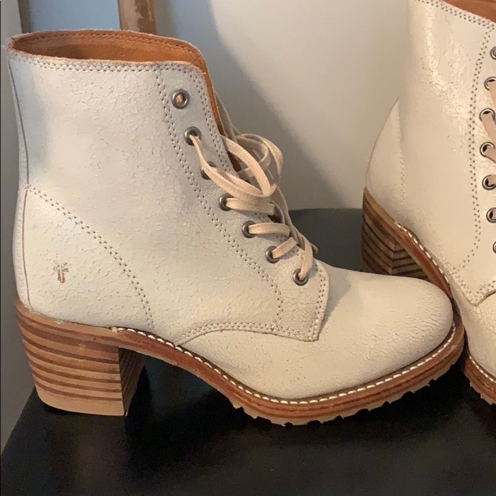 FRYE Lace up heeled boots - NEVER WORN